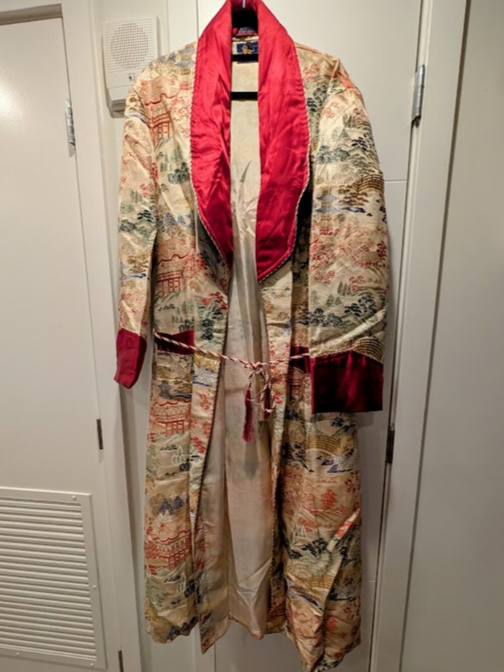 Vintage 1950s Japanese Brocade Souvenir Smoking Robe Jacket L